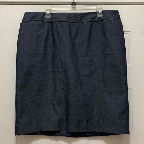 Liz Claiborne Dresses & Skirts - Liz Claiborne size 16W denim skirt
